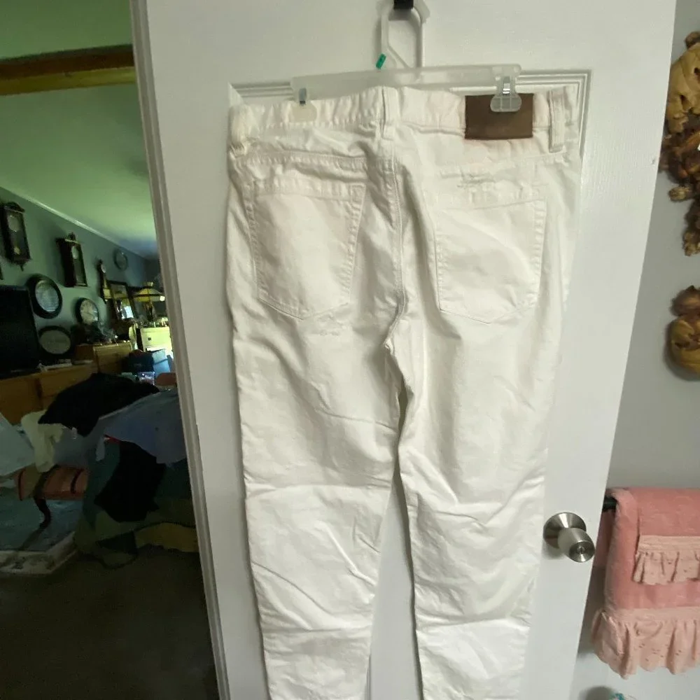 EUC~MK Mens 38X32 White denim Factory distressed Jeans - Picture 2 of 13